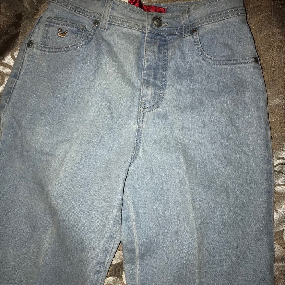 Beautiful Gloria Vanderbilt Jeans. 4P. Light Blue.